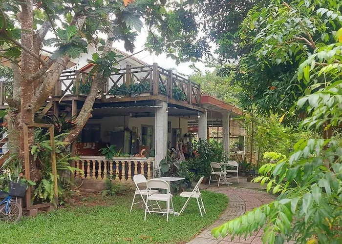 Vườn Nhà Ngoại Garden